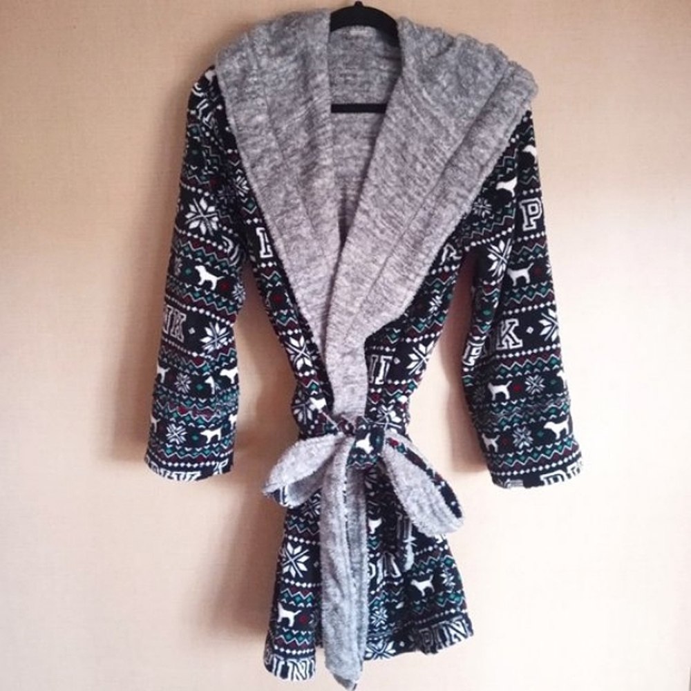 VS PINK Plush Reversible Robe. BARELY WORN!!